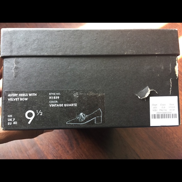 ***SOLD OUT***J. Crew Avery Velvet Bow Heels - Picture 4 of 8